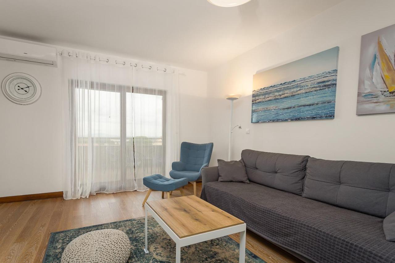 Apartments Cesare With Shared Pool Лижнян Екстер'єр фото