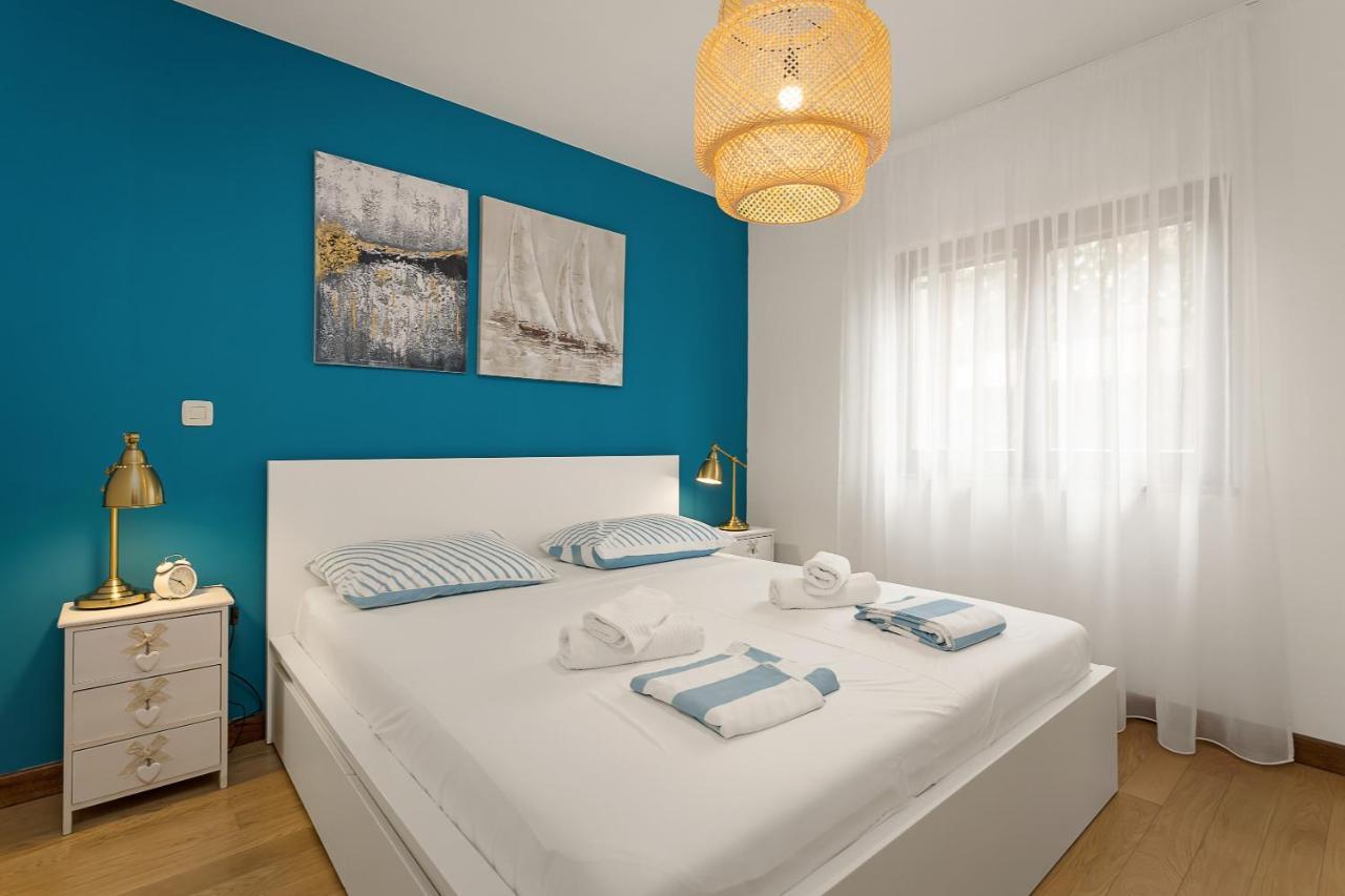 Apartments Cesare With Shared Pool Лижнян Екстер'єр фото